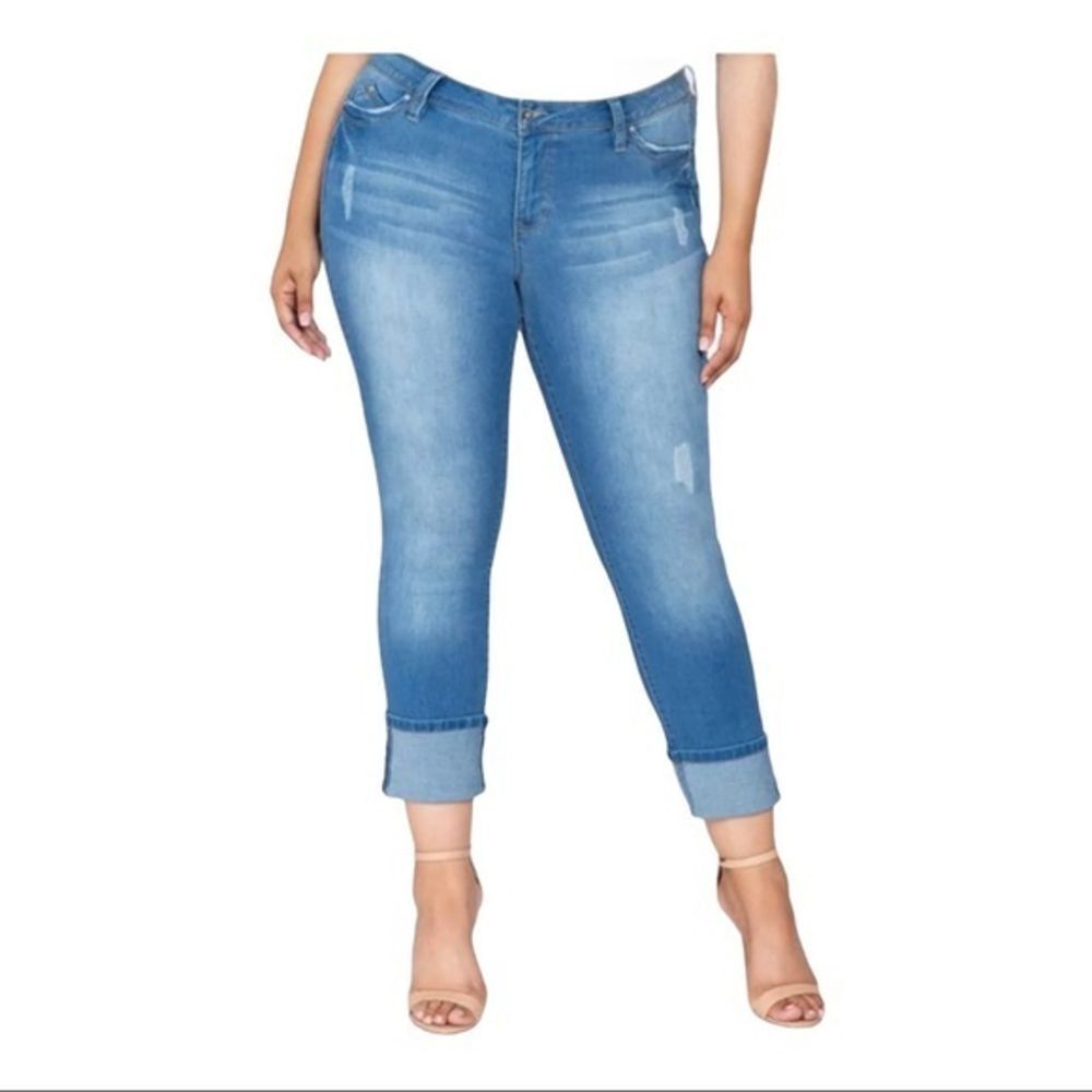 WannaBettaButt Mega Cuff Ankle Jeans‎